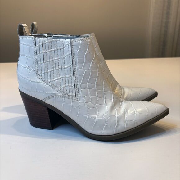 Marc‎ Fisher Rental 2 Women's White Pointed Toe Crocodile Booties Heels Size 8.5 - Picture 3 of 10
